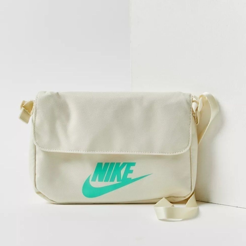 Nike Sportswear Revel Futura 365 Crossbody Bag